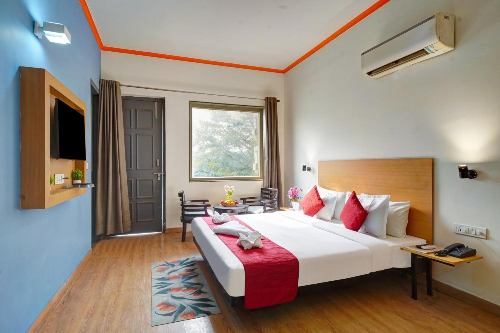 Hotel Noida Express Екстериор снимка