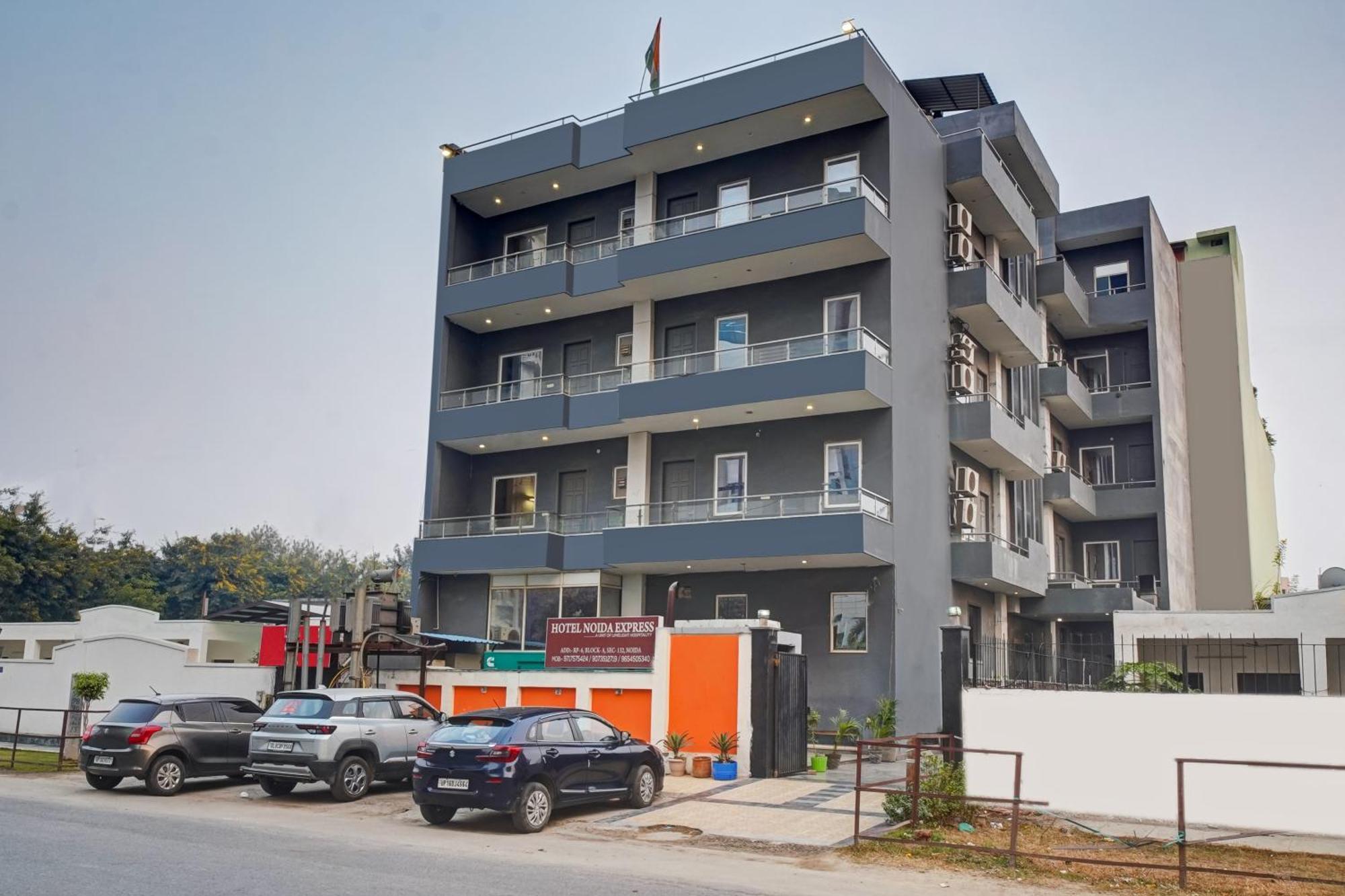 Hotel Noida Express Екстериор снимка