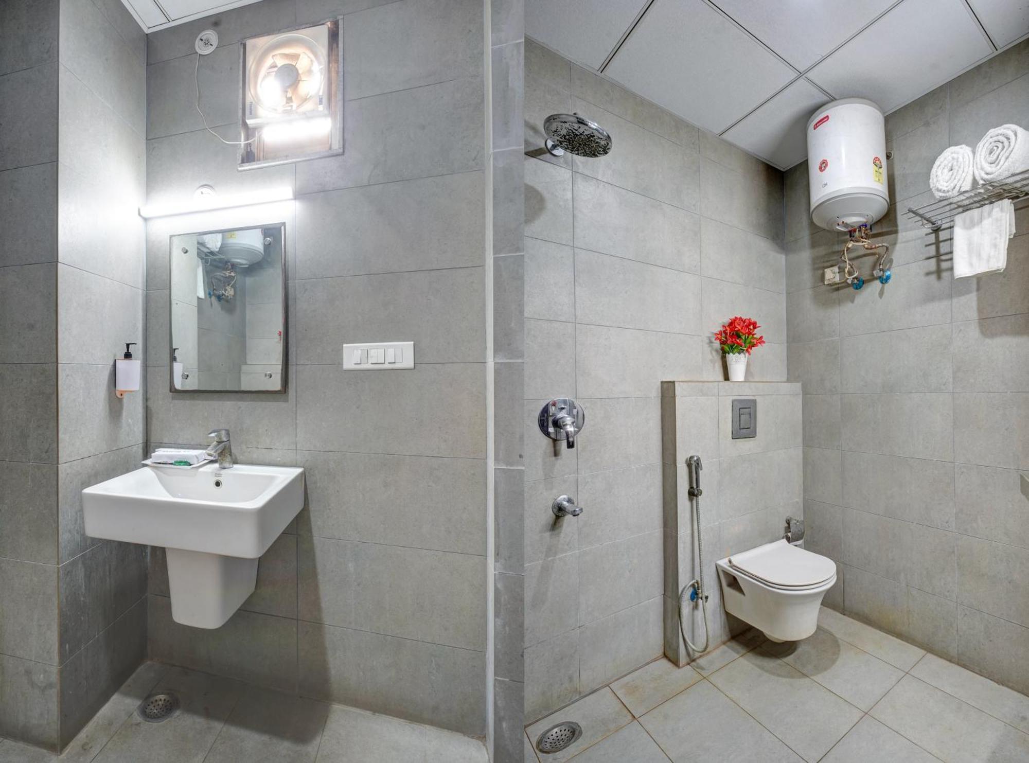 Hotel Noida Express Екстериор снимка