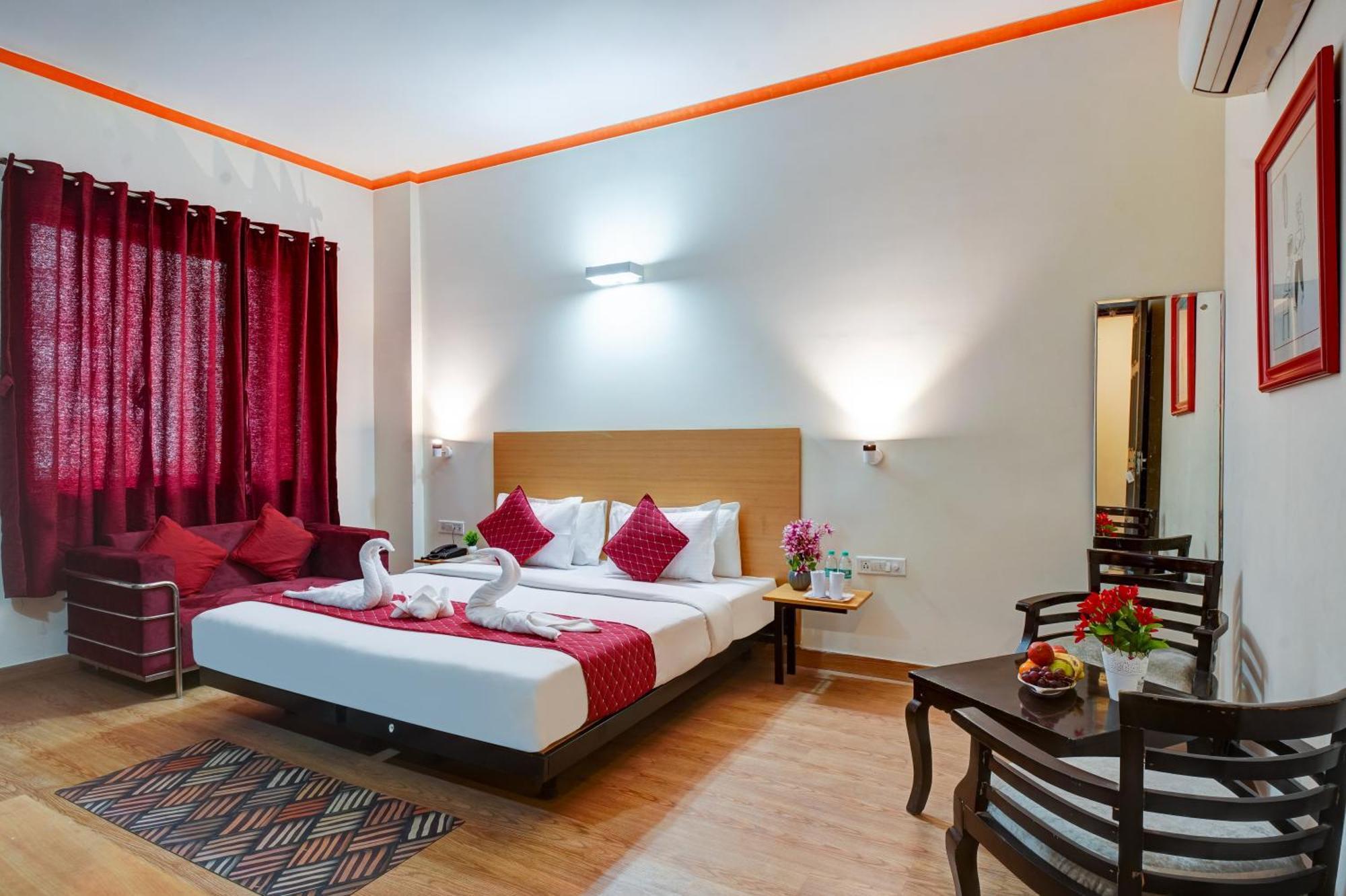 Hotel Noida Express Екстериор снимка