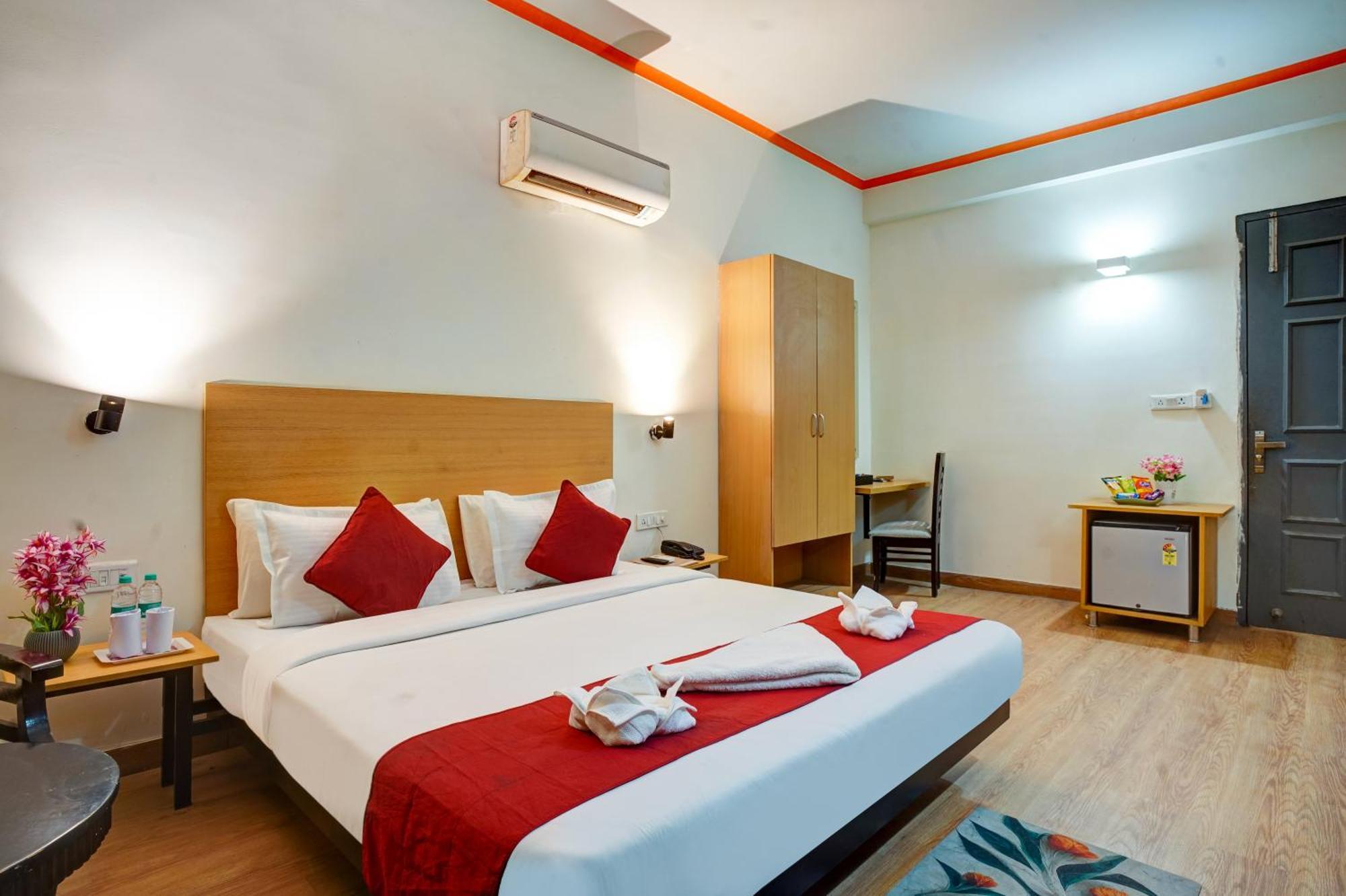 Hotel Noida Express Екстериор снимка