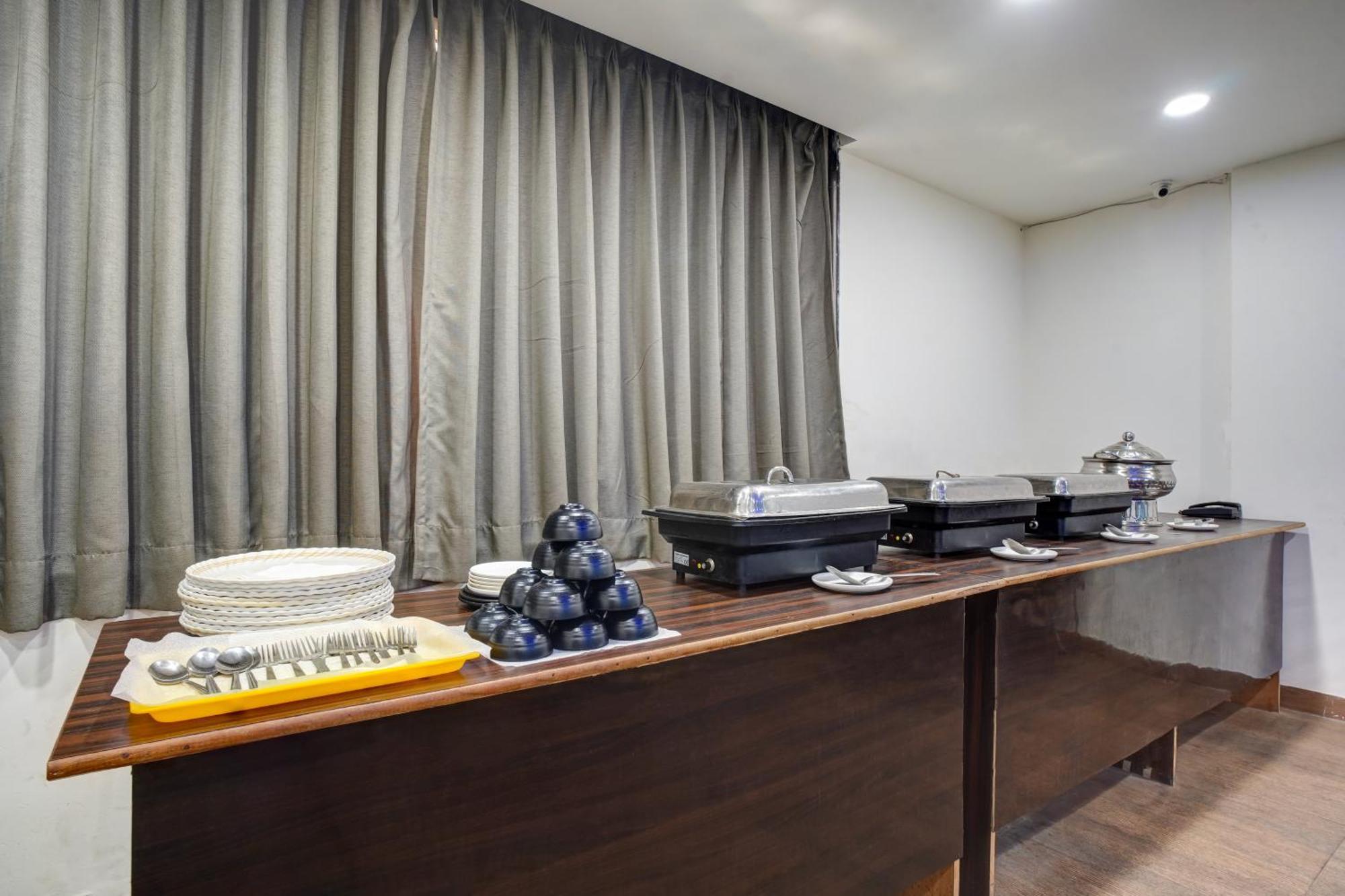 Hotel Noida Express Екстериор снимка