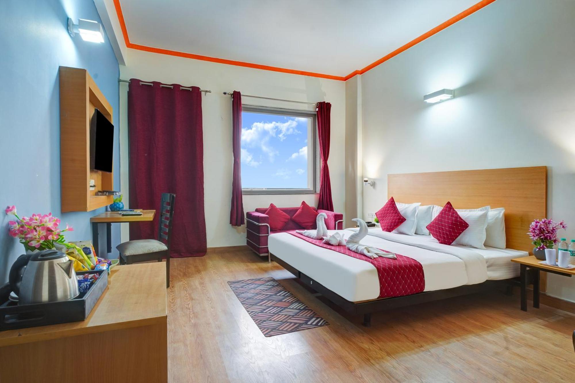 Hotel Noida Express Екстериор снимка