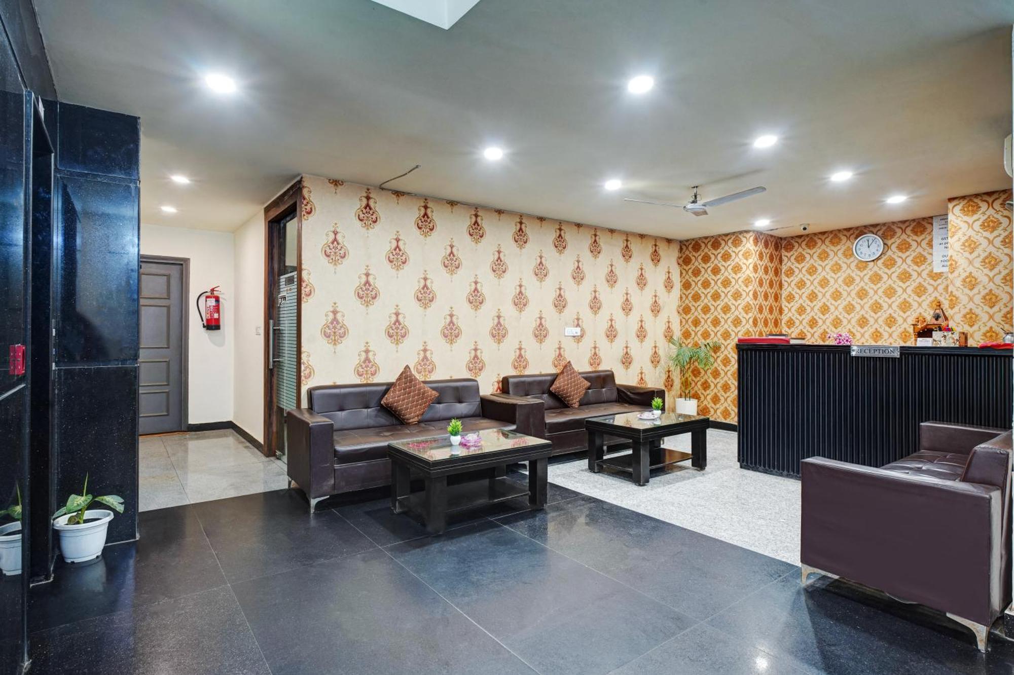 Hotel Noida Express Екстериор снимка