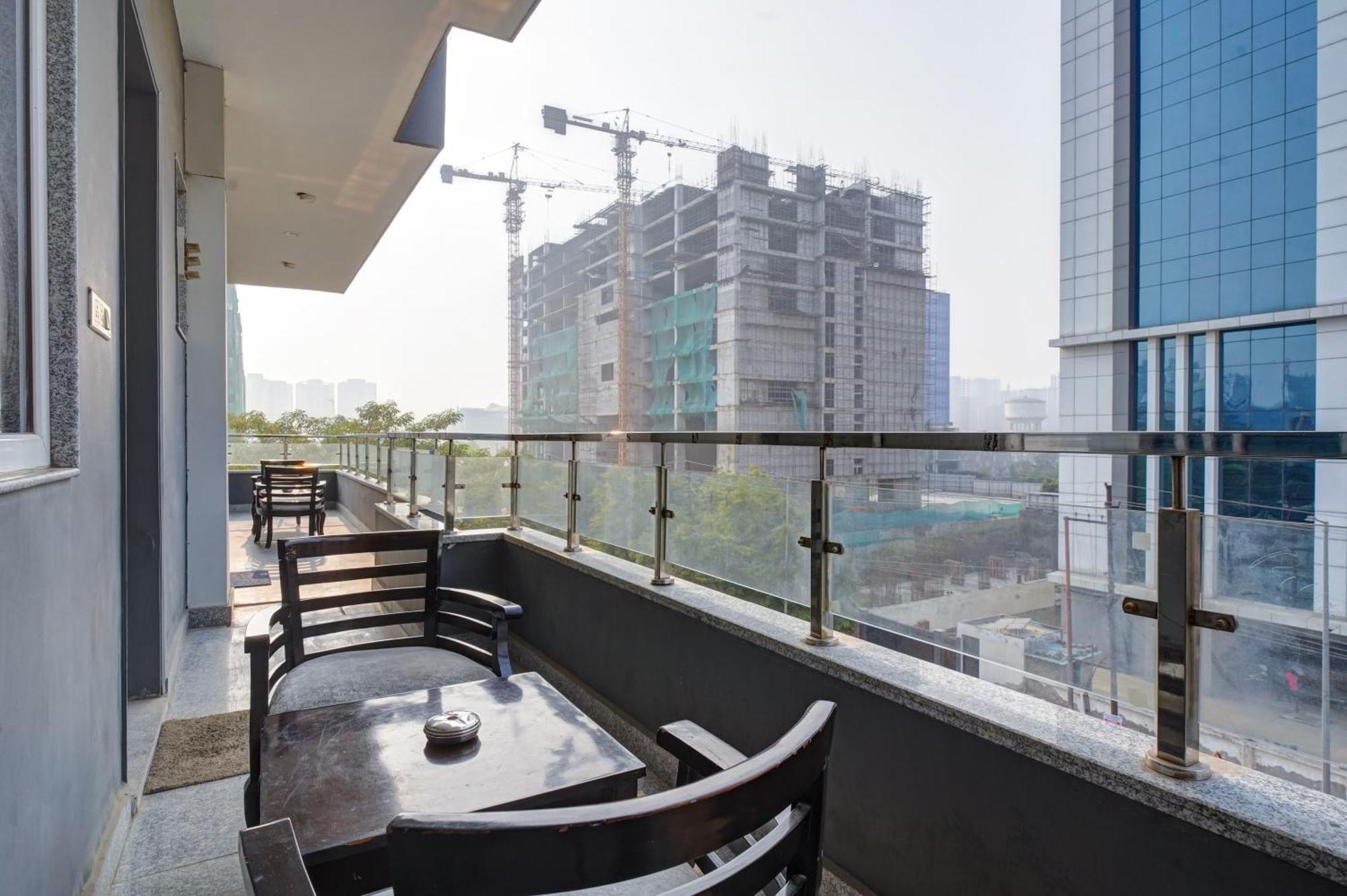Hotel Noida Express Екстериор снимка