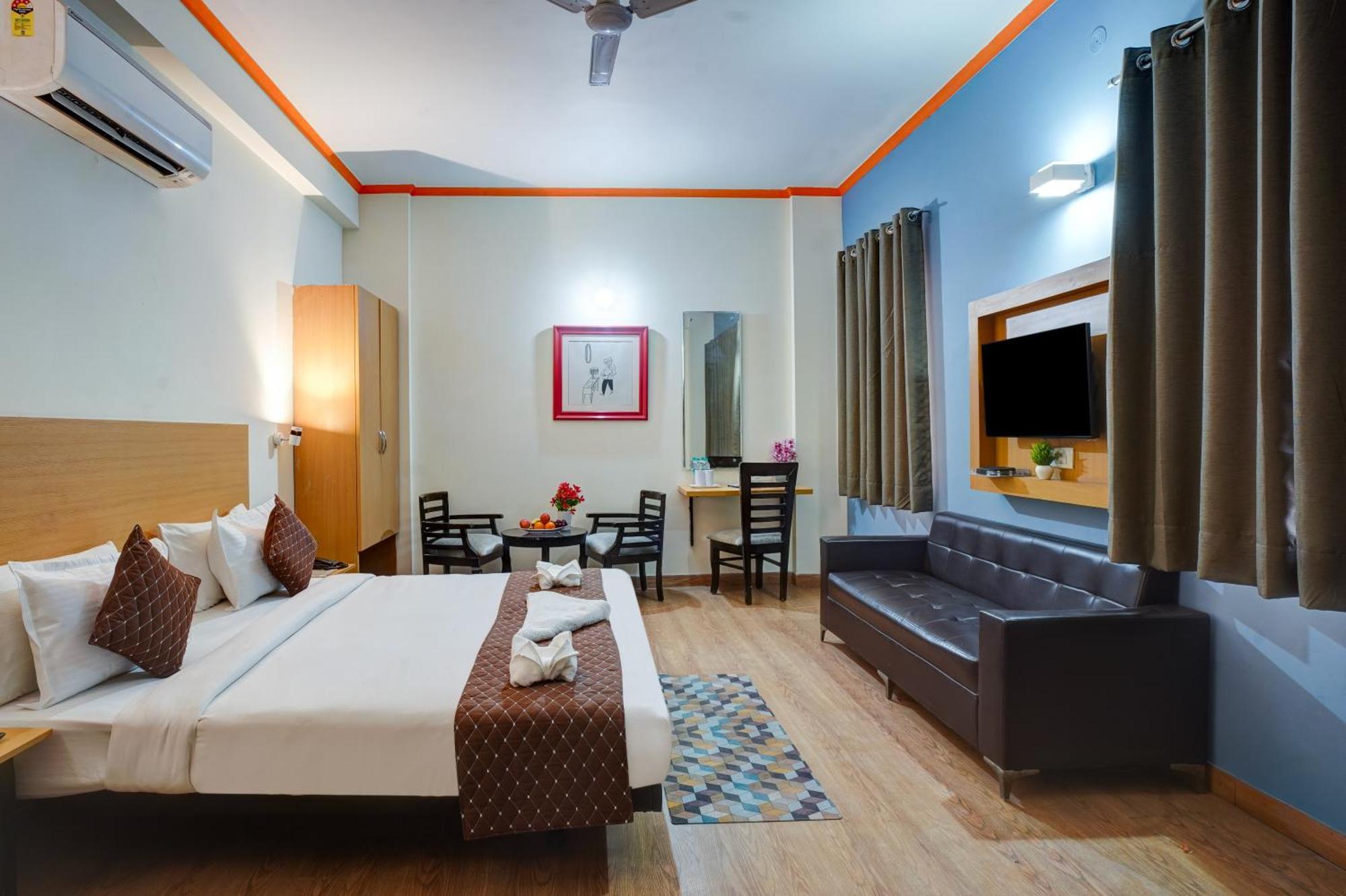 Hotel Noida Express Екстериор снимка