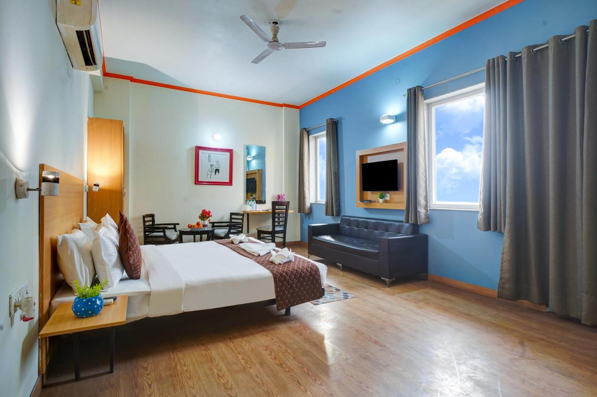 Hotel Noida Express Екстериор снимка